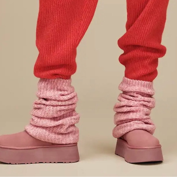 UGG Pink Women's Boots with Legwarmers - Picture 2 of 3